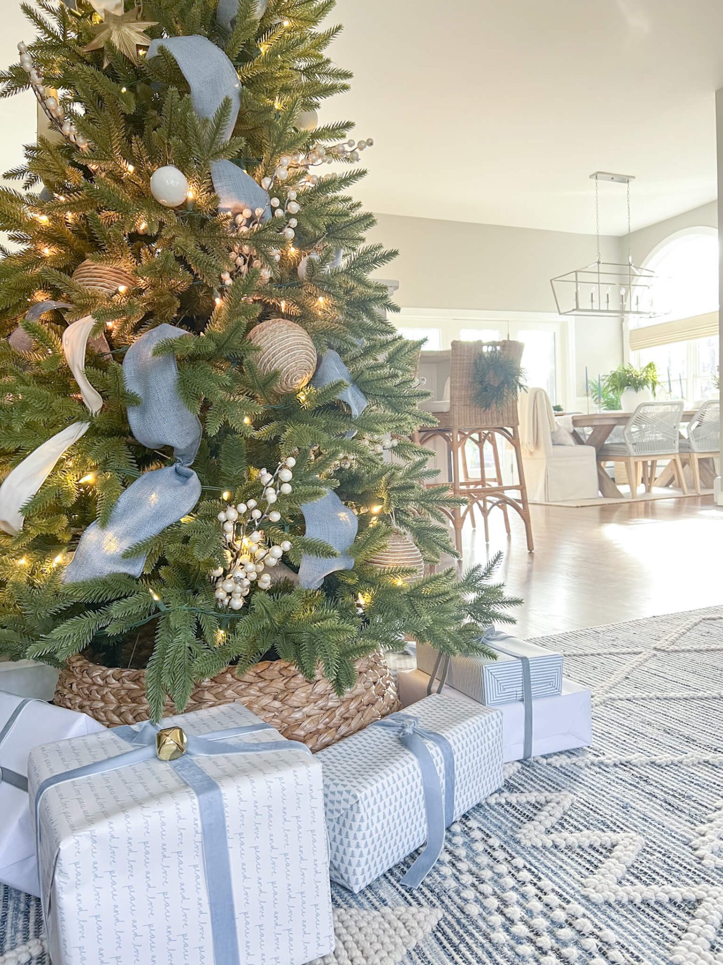 Coastal Elegance holiday inspiration